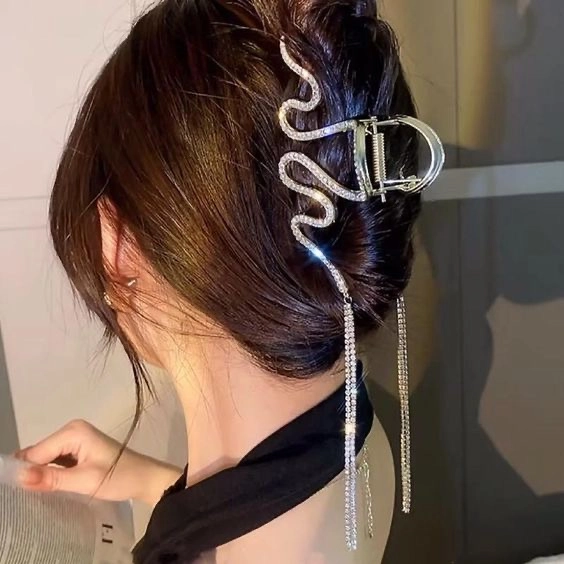 Taş Detaylı Mandal Toka