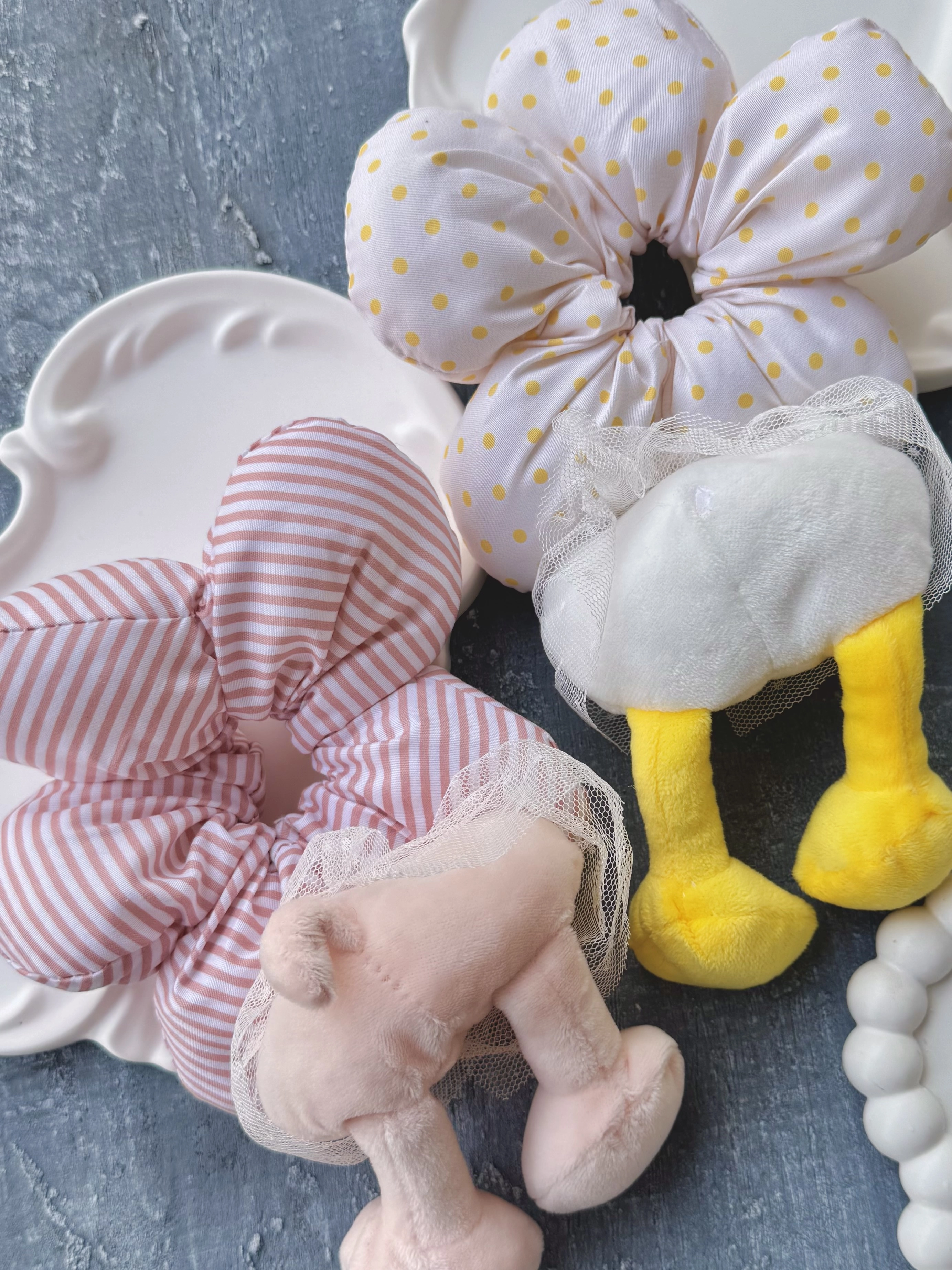 Fırfırlı Puf Topuz Tokası Lastik