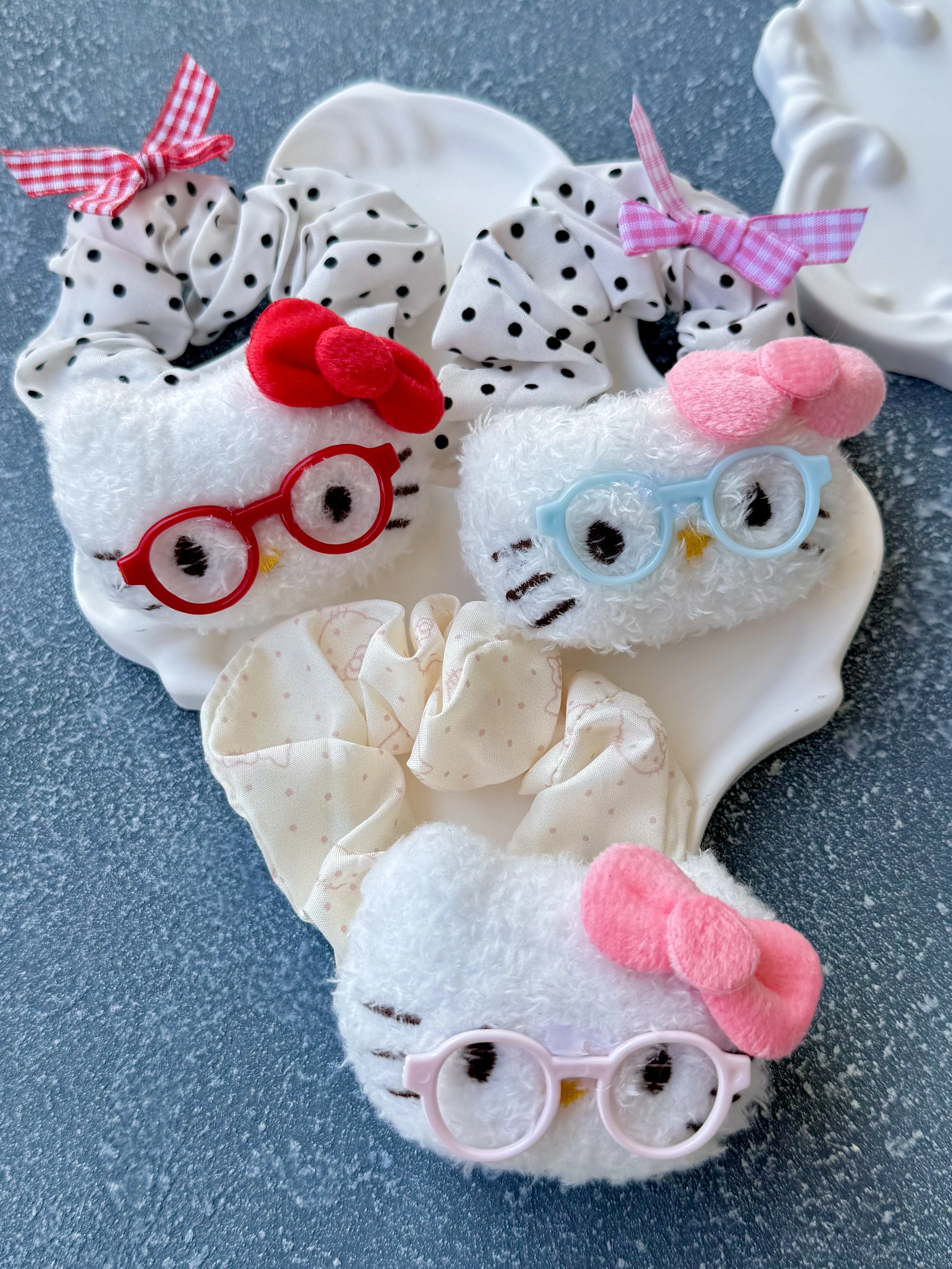 Gözlük Detaylı Hello Kitty Lastik